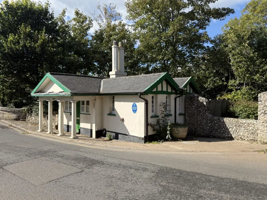 Detached former toll house with garden in Sidmouth, Devon